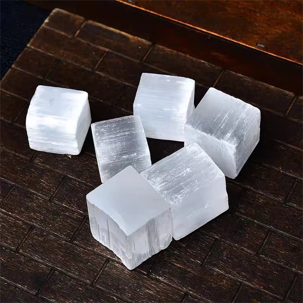 Ulexite vs Selenite