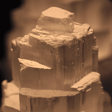 A close up view of top of the gypsum lamp.